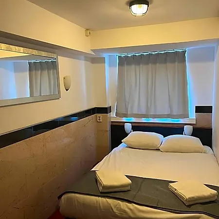 Max Amsterdam