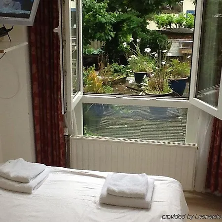 Hotel Max 2*